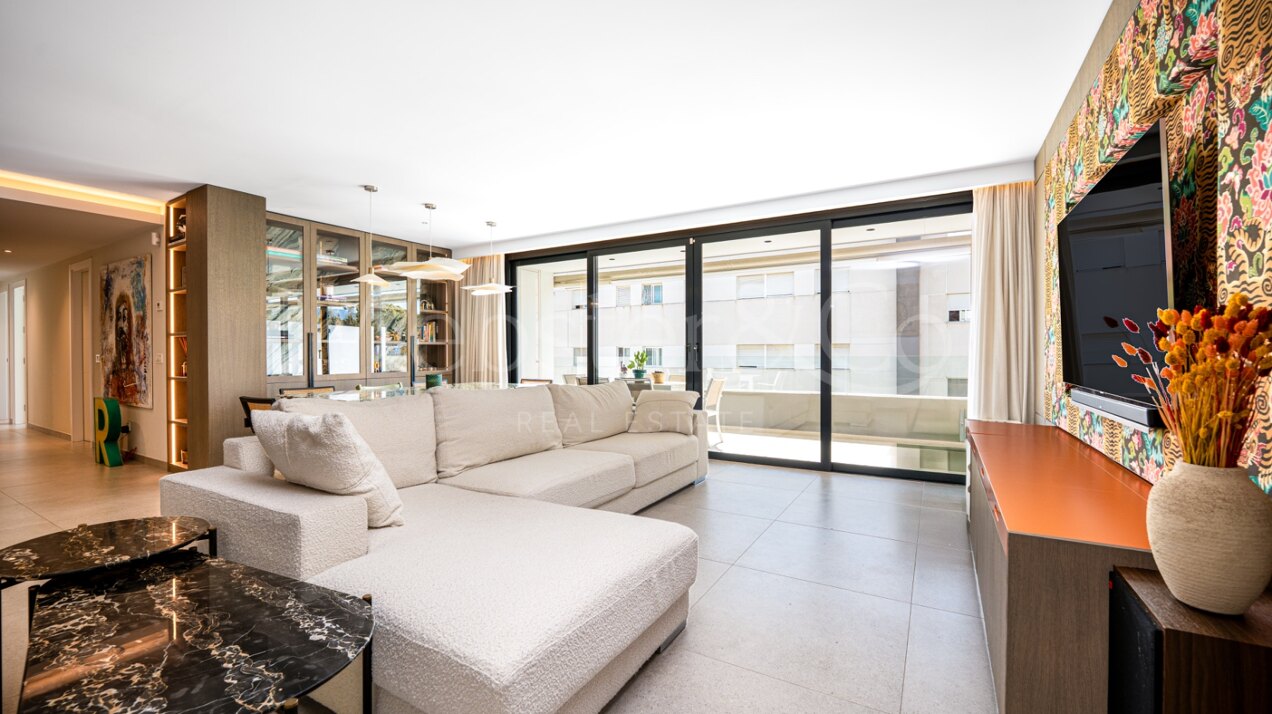 Penthouse Poniente - Modern Duplex in San Pedro