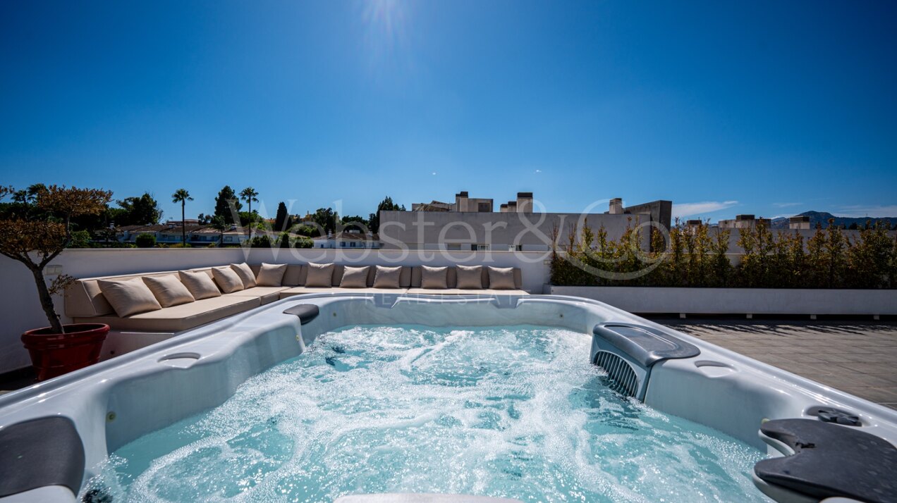 Penthouse Poniente - Modern Duplex in San Pedro