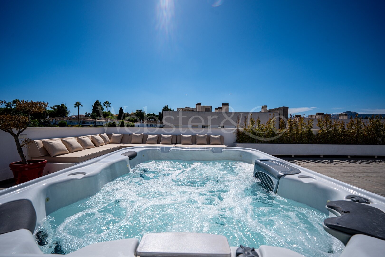 Penthouse Poniente - Modern Duplex in San Pedro