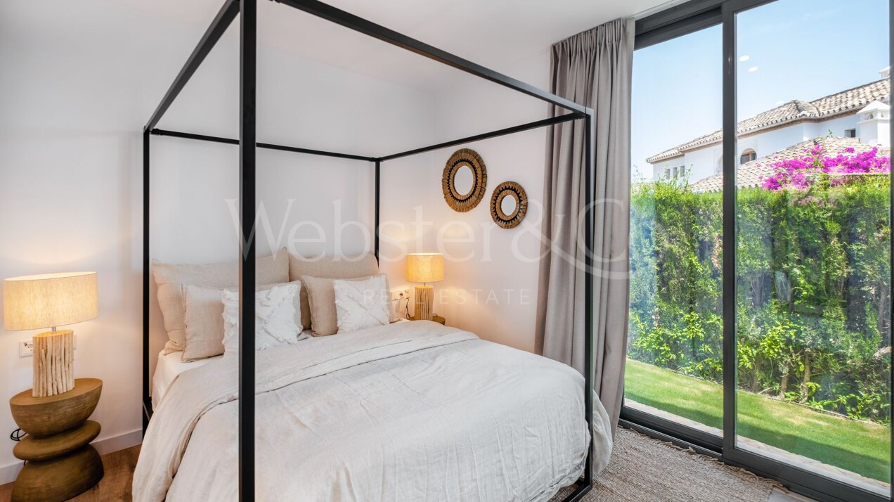 Villa Minoo - Elegant Property in Paraiso Alto