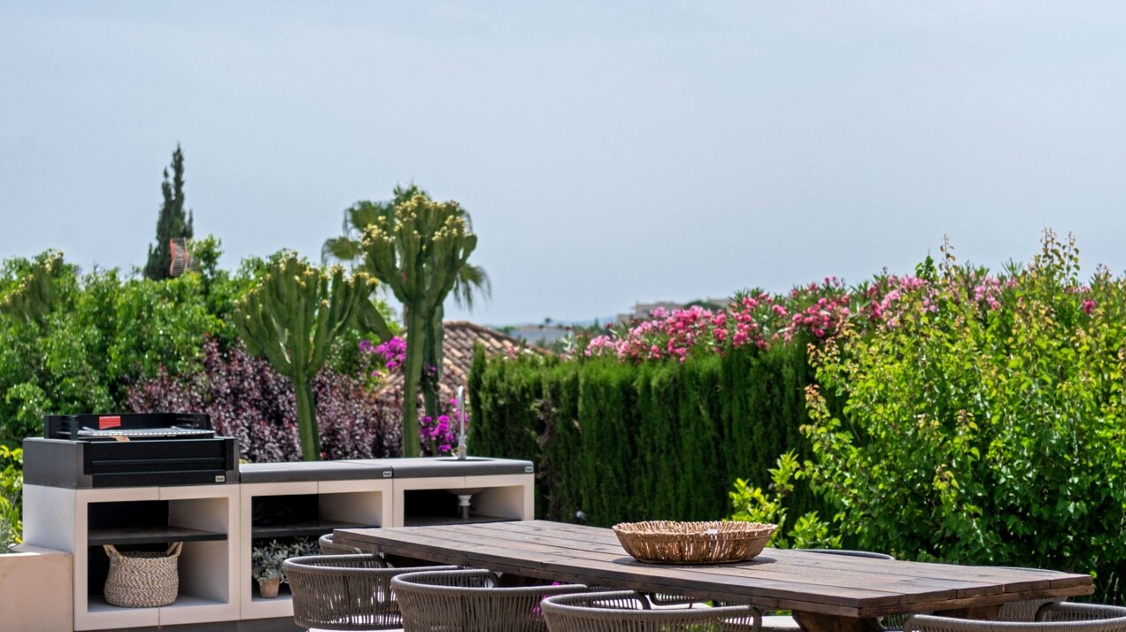 Beautifully renovated villa in Paraiso Alto