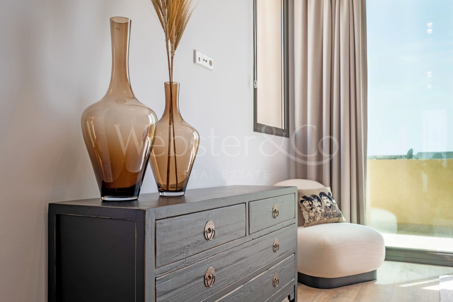 Villa Minoo - Elegant Property in Paraiso Alto