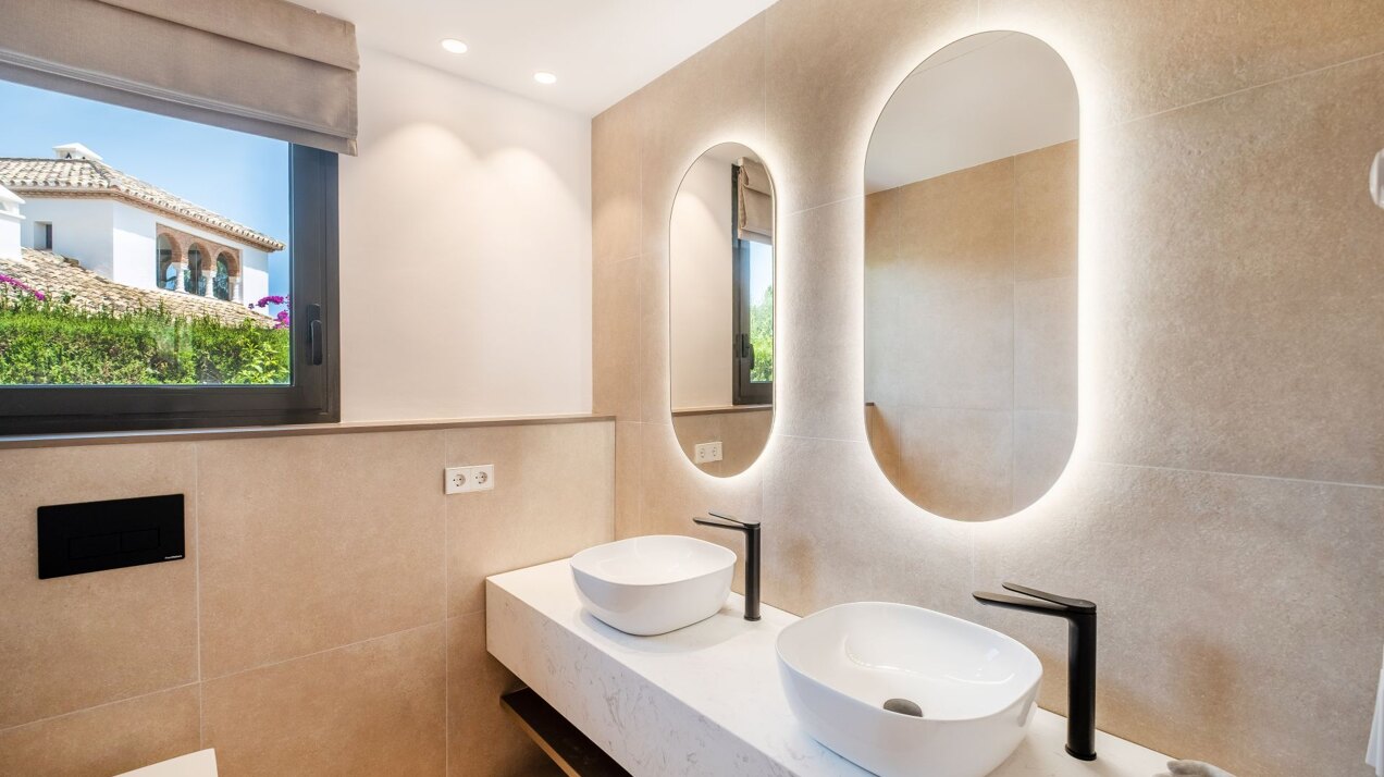 Beautifully renovated villa in Paraiso Alto