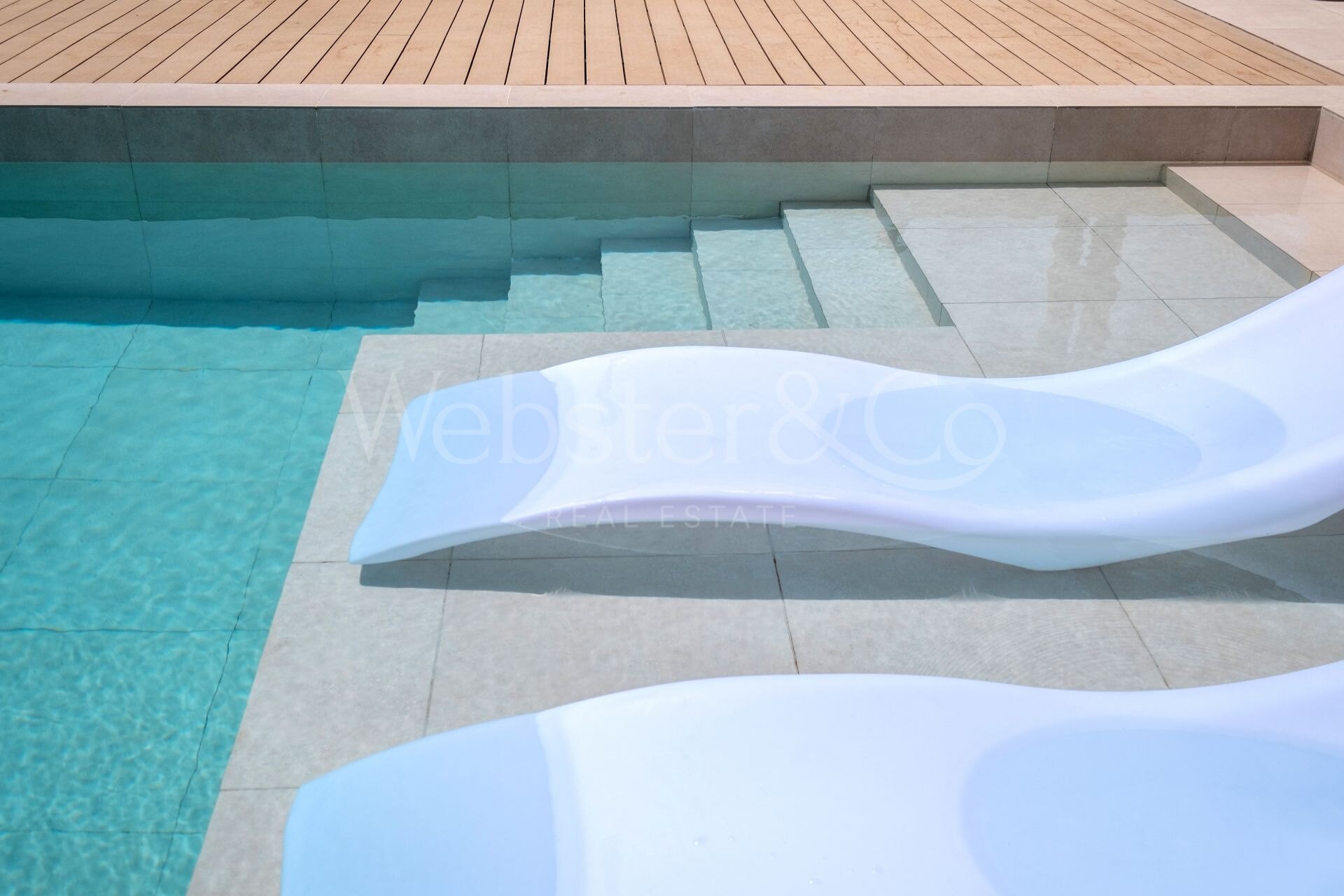 Villa Minoo - Elegant Property in Paraiso Alto