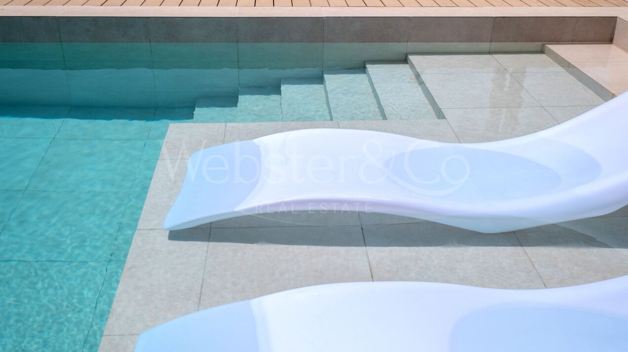 Villa Minoo - Elegant Property in Paraiso Alto