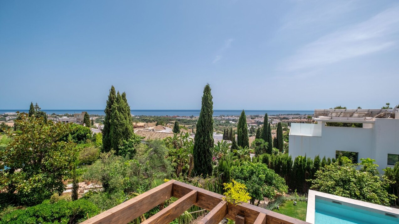 Beautifully renovated villa in Paraiso Alto