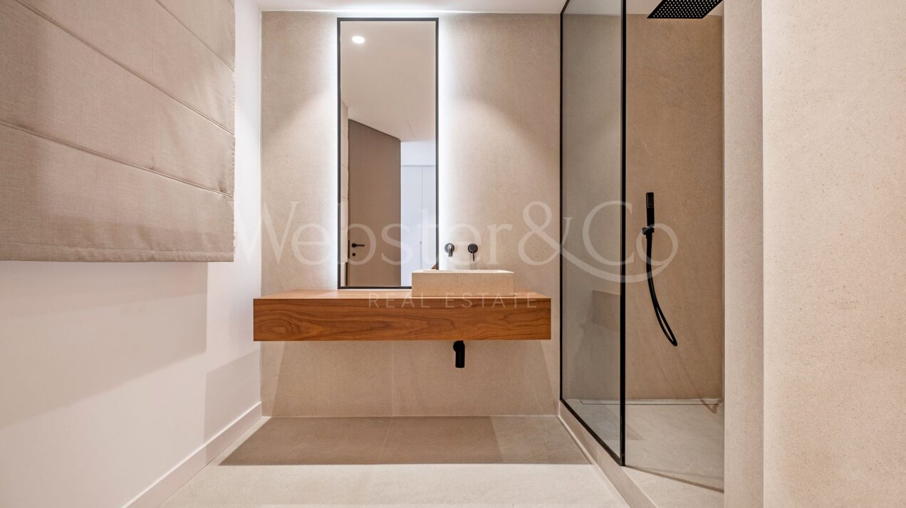 Villa Minoo - Elegant Property in Paraiso Alto