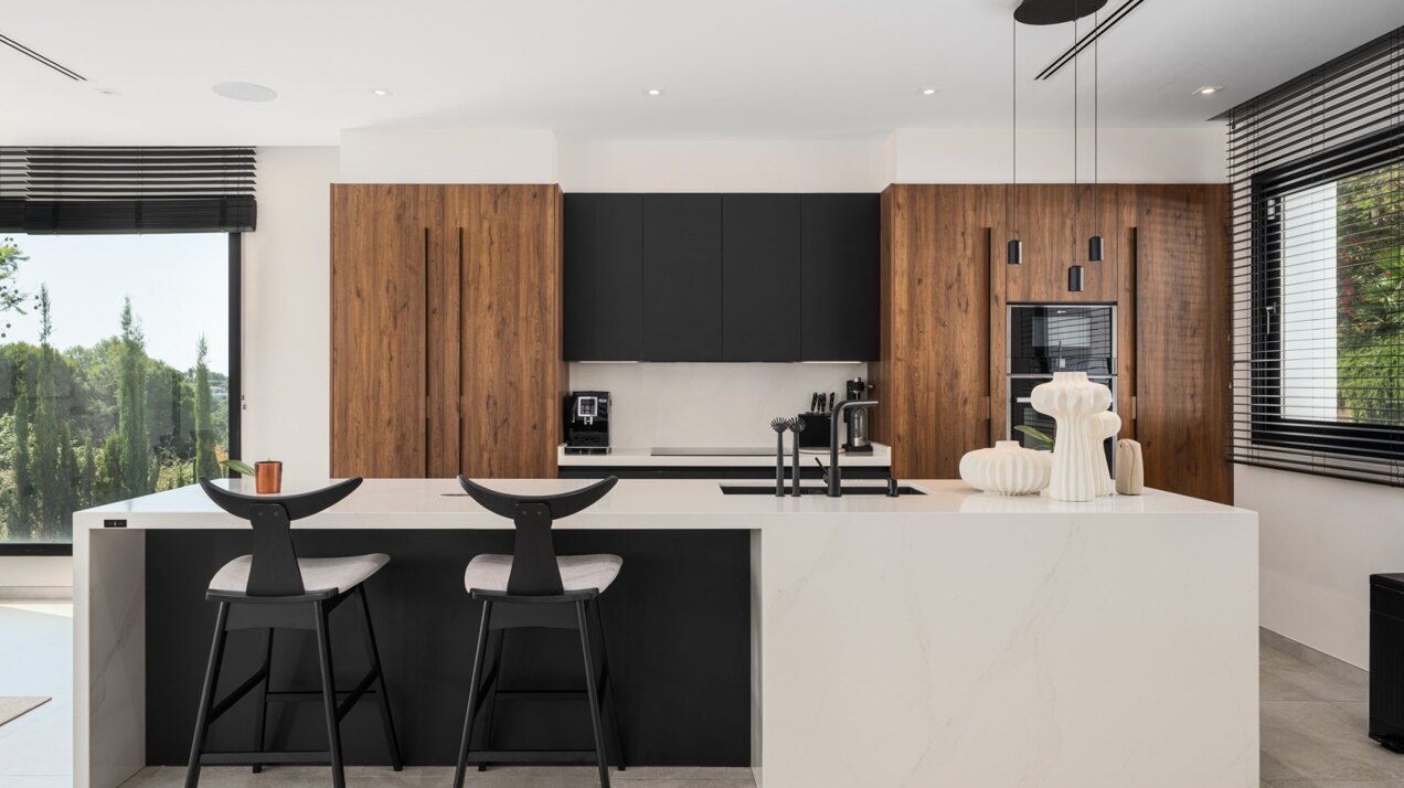 Frontline golf villa delivers space & sophistication