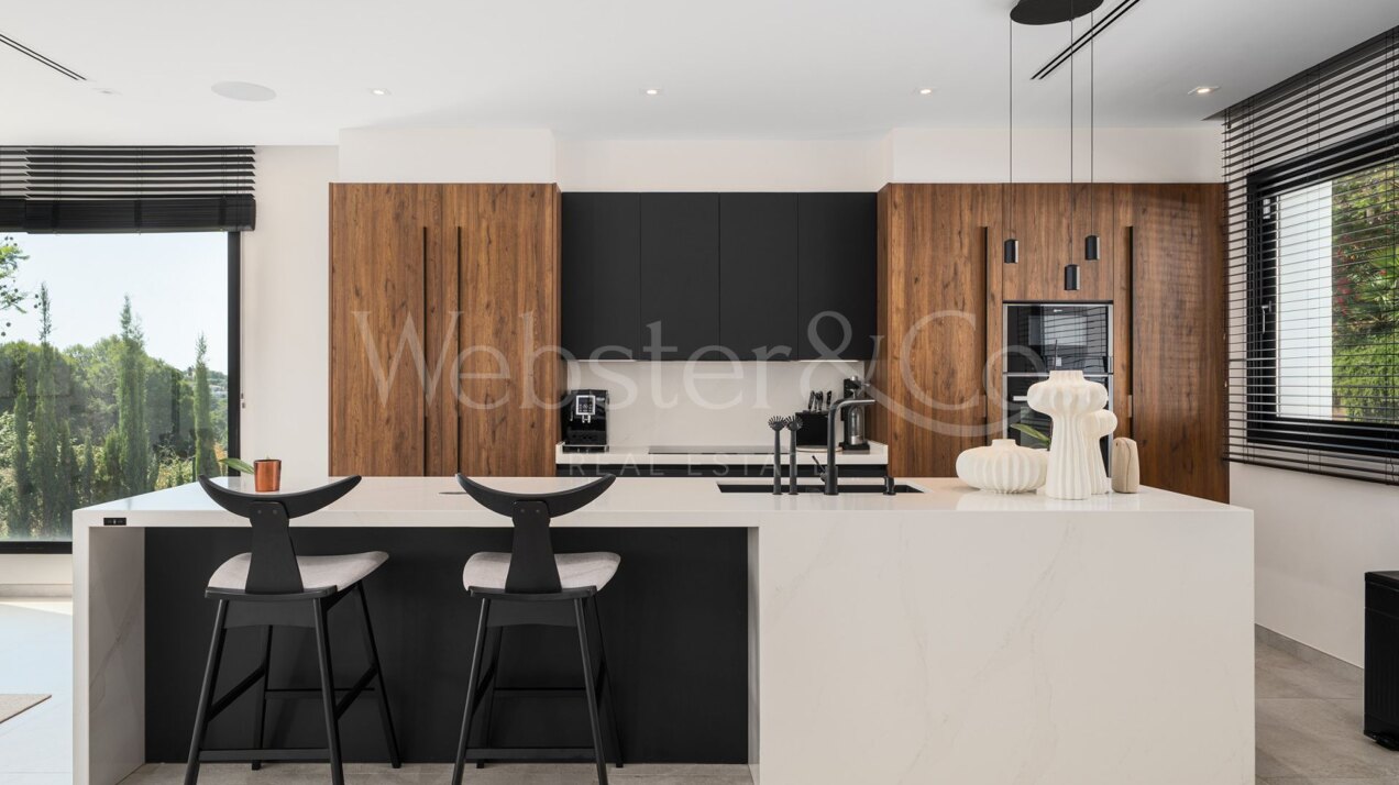 Villa Andrea - Golf Front Home in Elviria