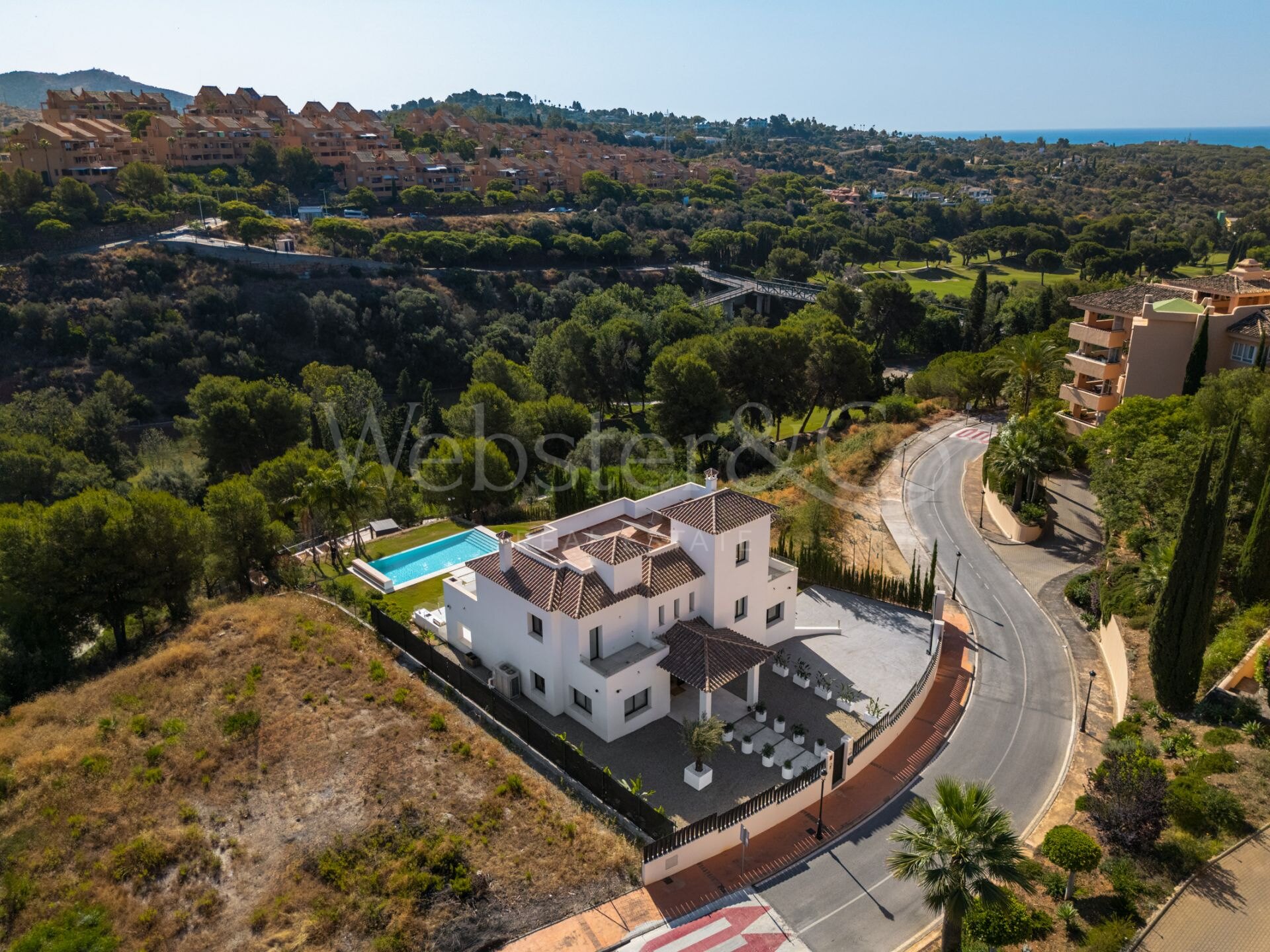 Villa Andrea - Golf Front Home in Elviria