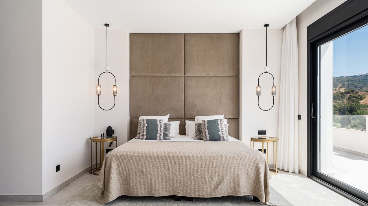 Frontline golf villa delivers space & sophistication