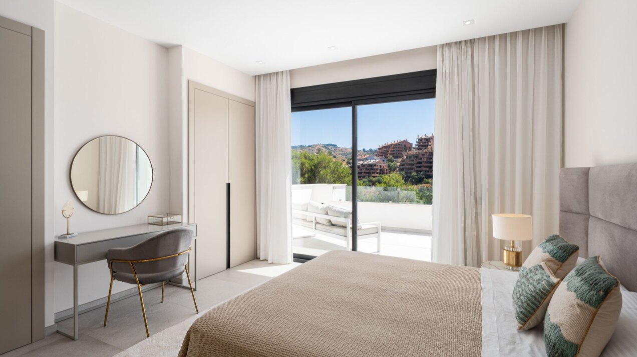 Frontline golf villa delivers space & sophistication
