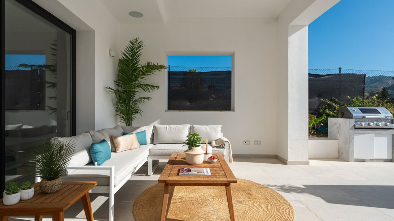 Frontline golf villa delivers space & sophistication