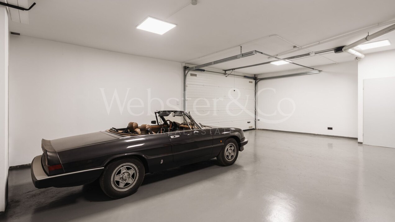 Villa Andrea - Golf Front Home in Elviria