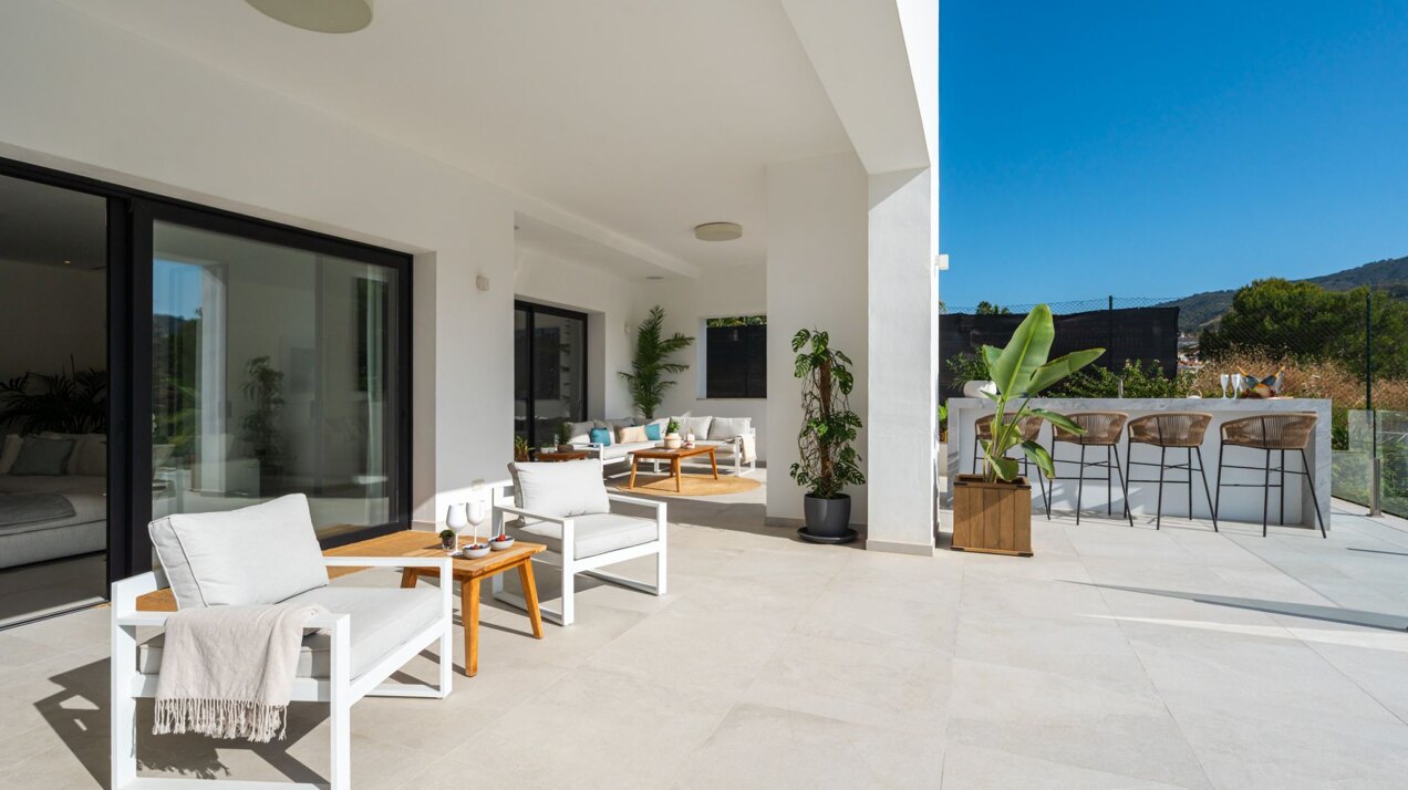 Frontline golf villa delivers space & sophistication