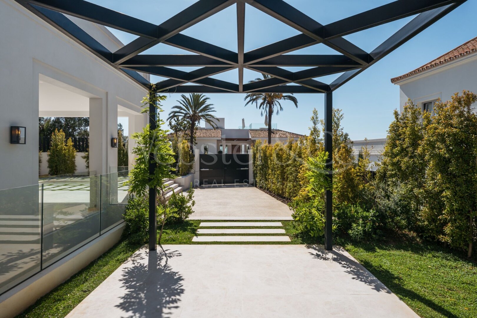 Villa Valora - Elegance & Design in Nueva Andalucía