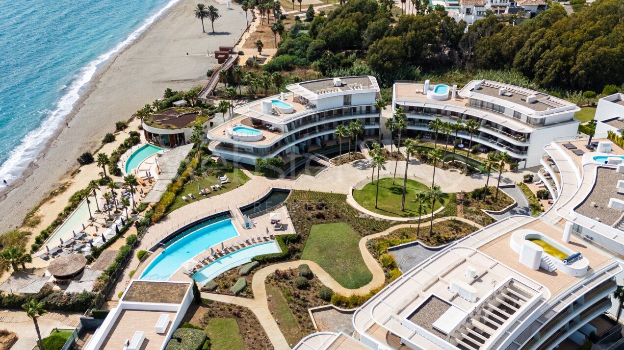 Apartment Sea Breeze - Beachfront in Estepona