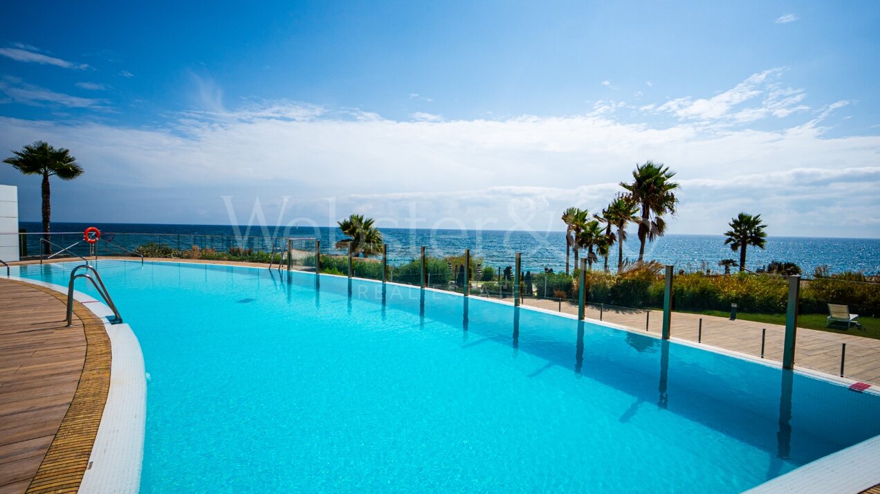 Apartment Sea Breeze - Beachfront in Estepona