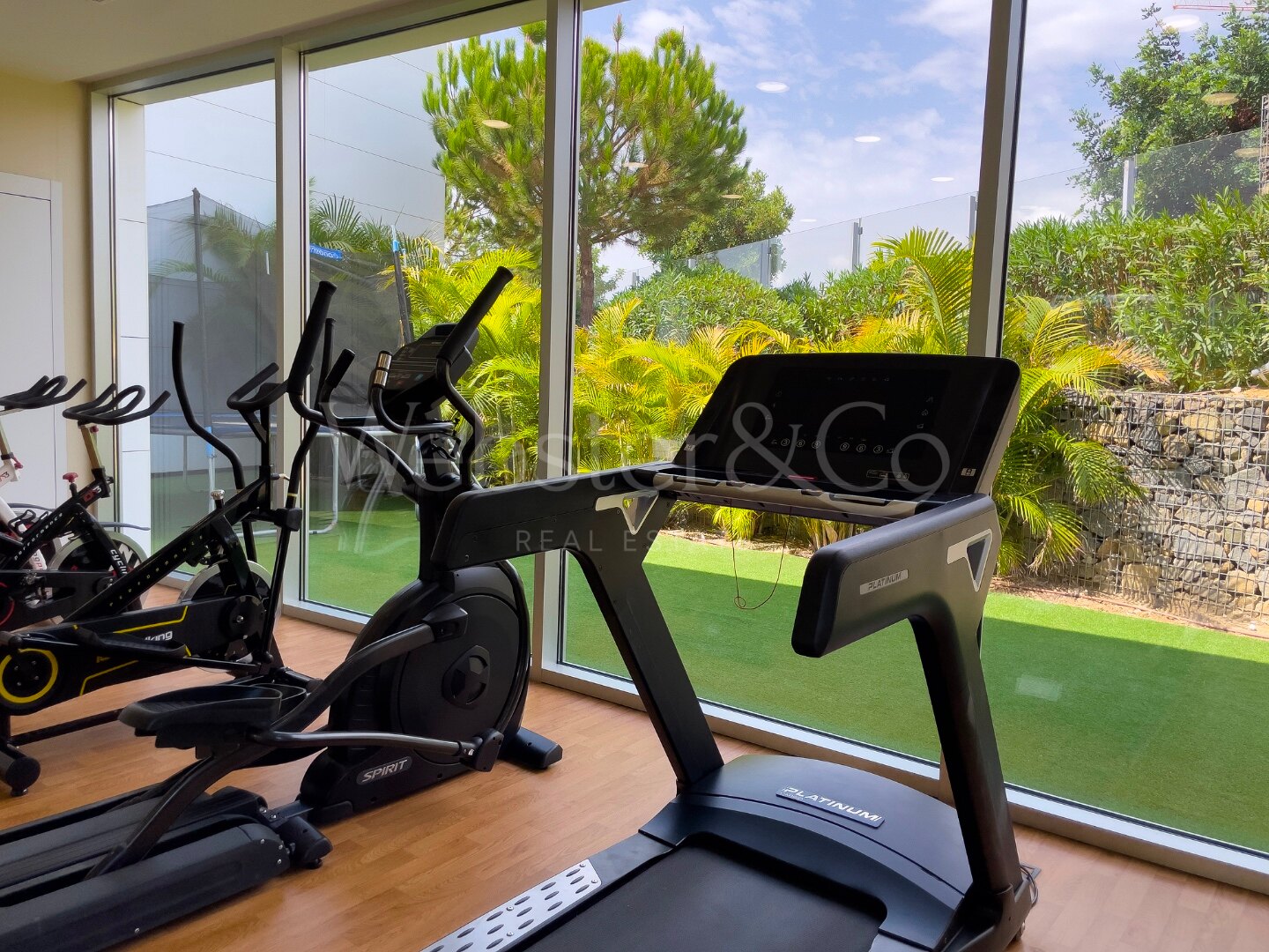 Apartamento Sea Breeze – Lujo en Estepona Playa