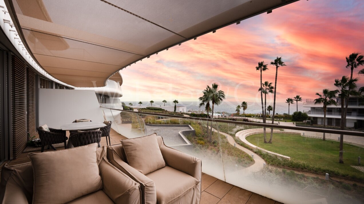 Apartment Sea Breeze - Beachfront in Estepona