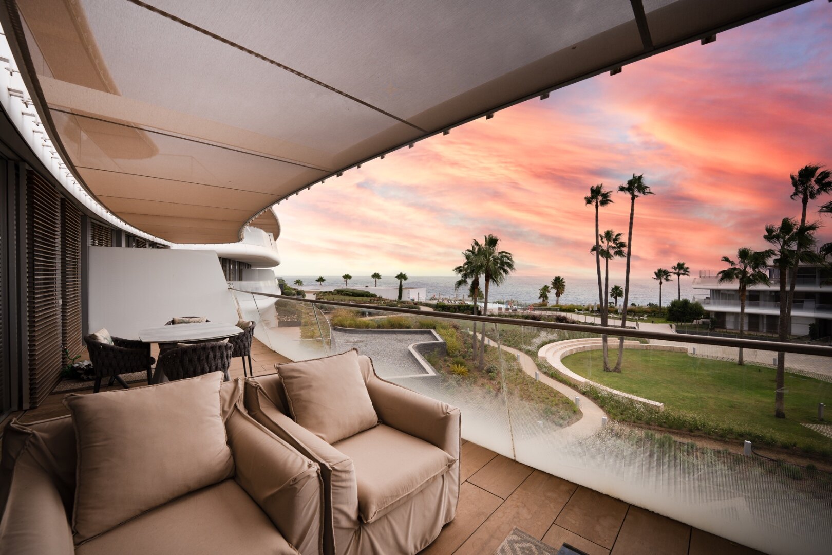 Apartment Sea Breeze - Beachfront in Estepona