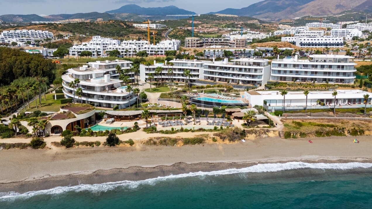 Apartment Sea Breeze - Beachfront in Estepona