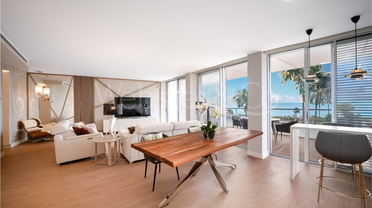 Apartment Sea Breeze - Beachfront in Estepona