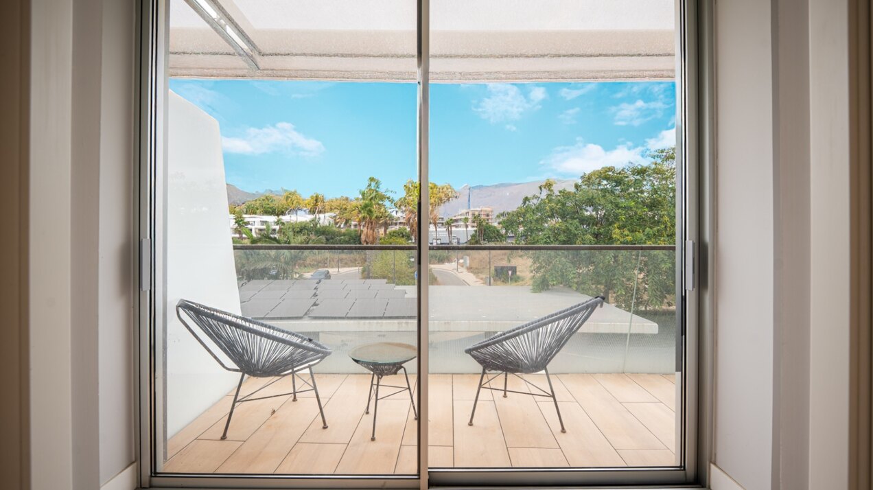 Apartment Sea Breeze - Beachfront in Estepona