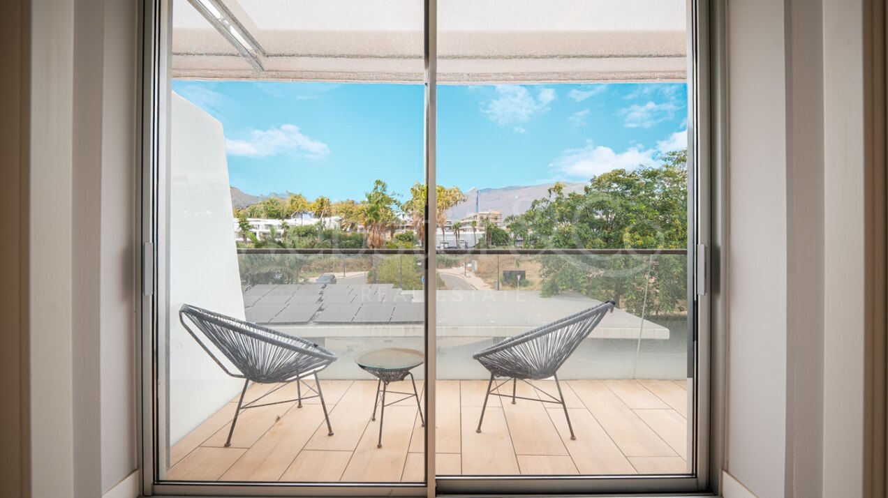 Apartment Sea Breeze - Beachfront in Estepona