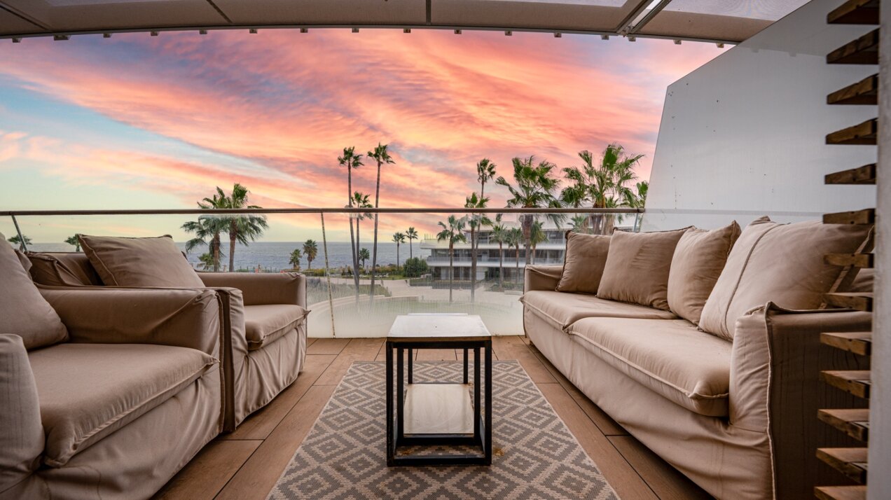 Apartment Sea Breeze - Beachfront in Estepona