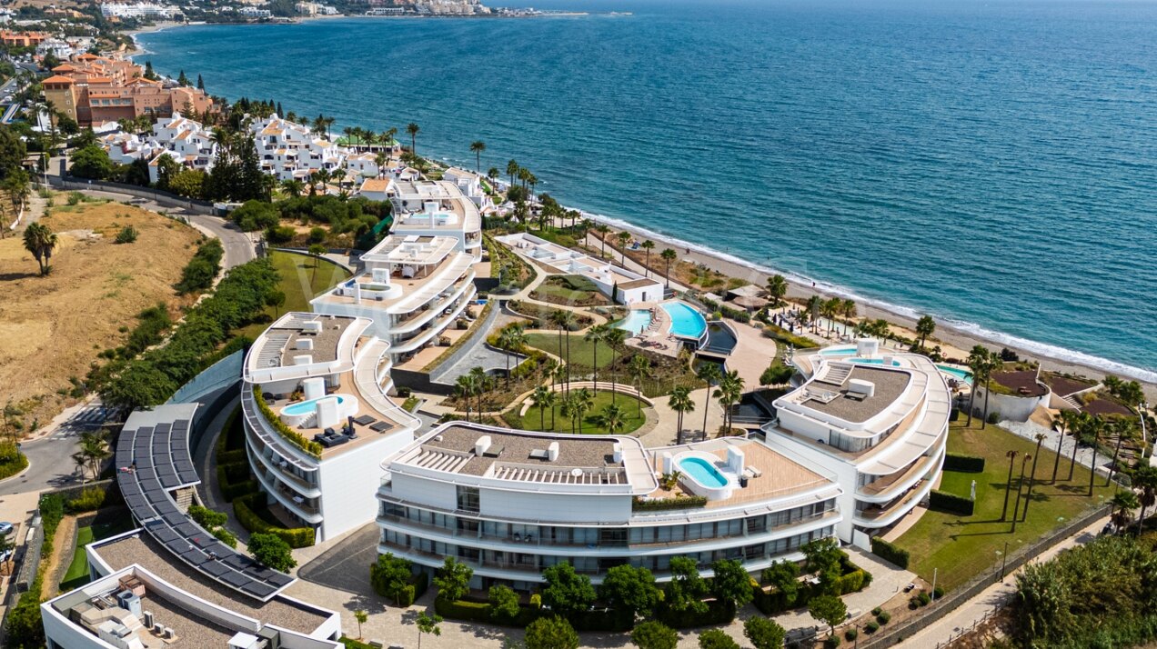 Apartment Sea Breeze - Beachfront in Estepona