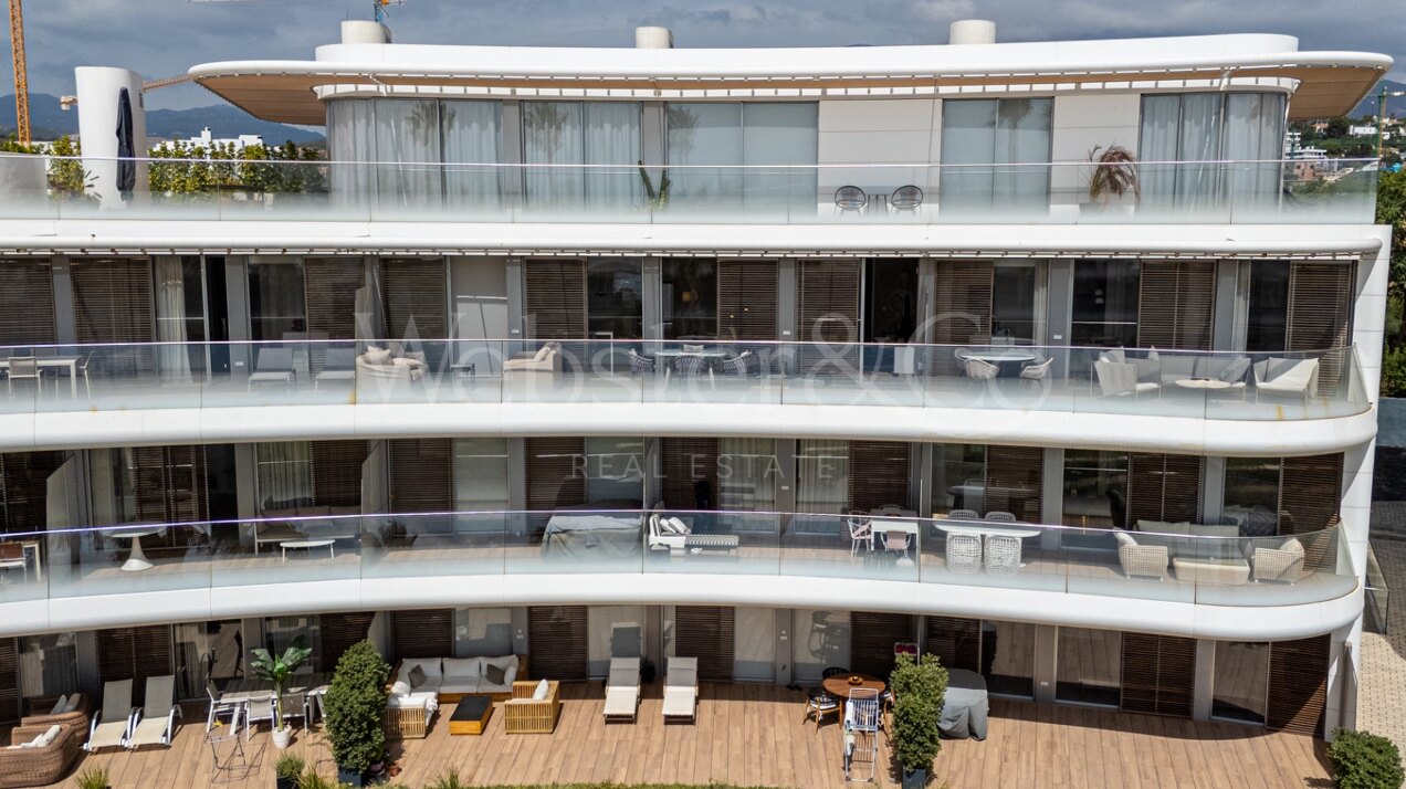 Apartment Sea Breeze - Beachfront in Estepona