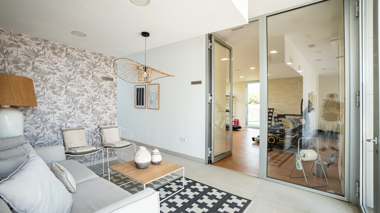 Apartment Sea Breeze - Beachfront in Estepona