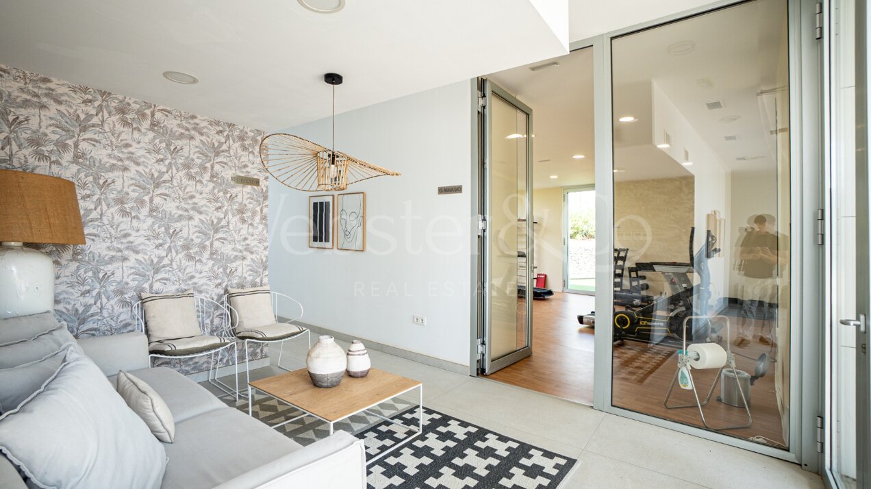 Apartment Sea Breeze - Beachfront in Estepona