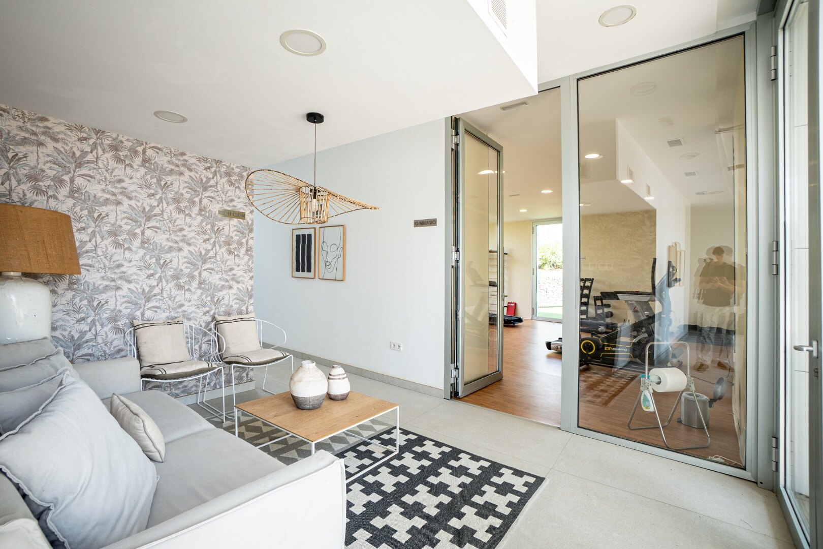 Apartment Sea Breeze - Beachfront in Estepona