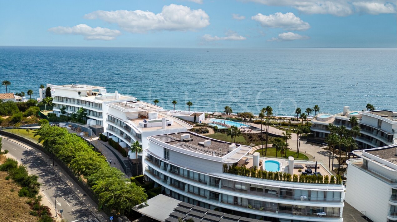 Apartment Sea Breeze - Beachfront in Estepona