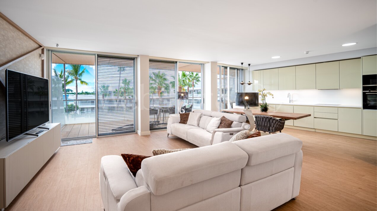 Apartment Sea Breeze - Beachfront in Estepona