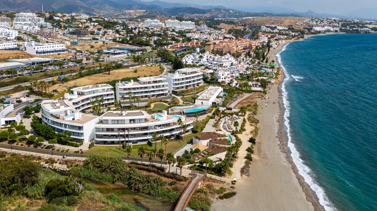 Apartment Sea Breeze - Beachfront in Estepona