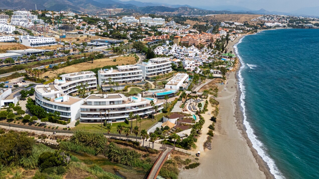 Apartment Sea Breeze - Beachfront in Estepona