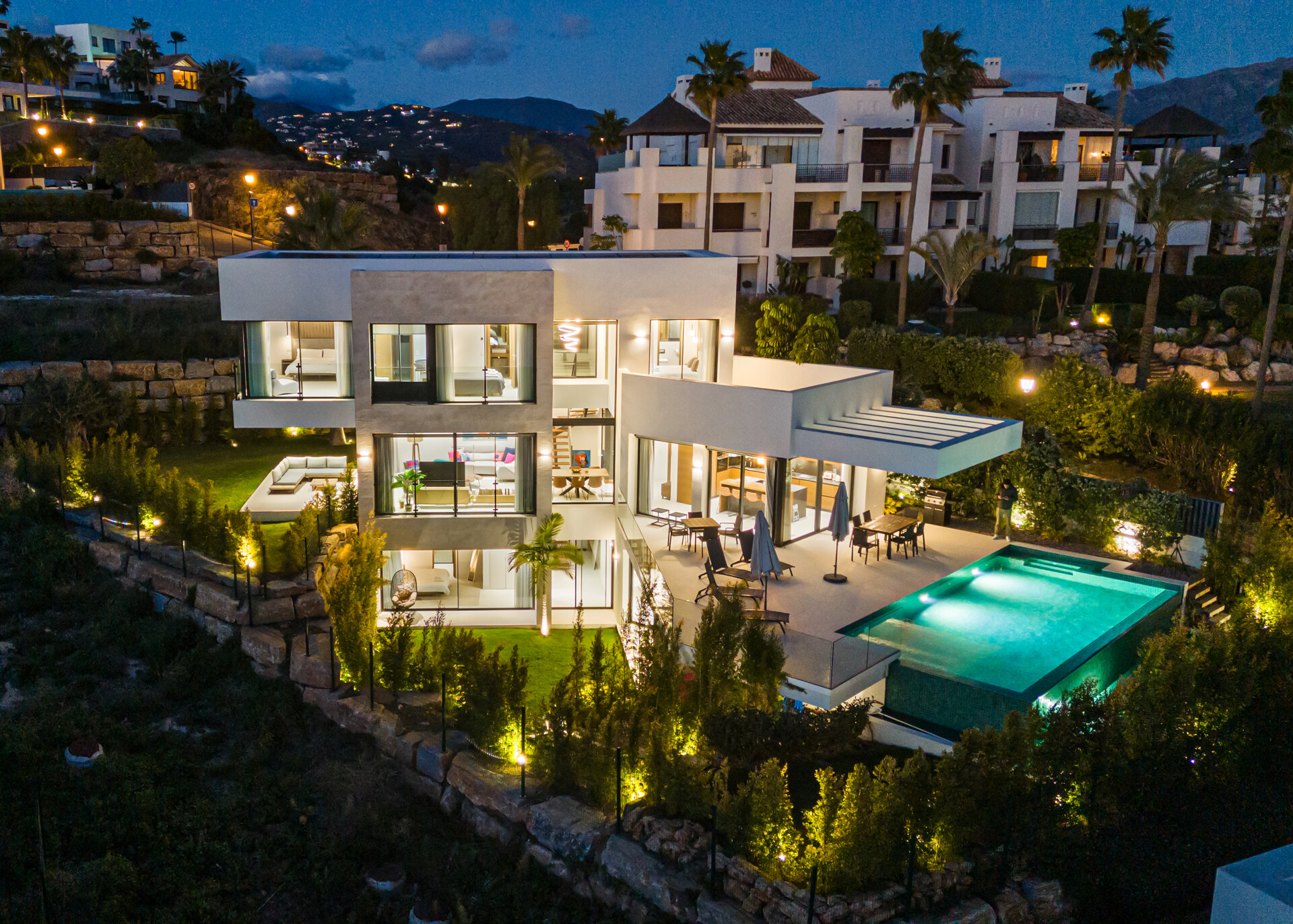 Villa 45, elegante villa en Mirador del Paraíso, Benahavís