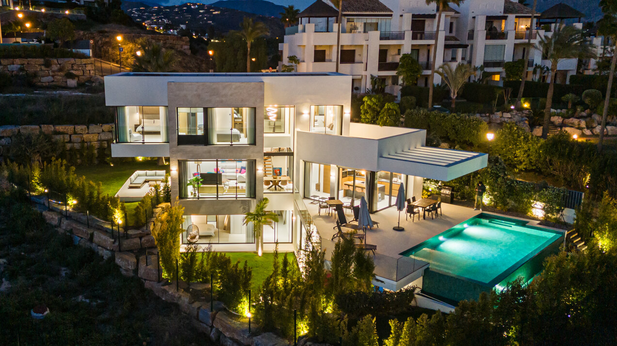 Villa 45, elegant villa in Mirador del Paraiso, Benahavis