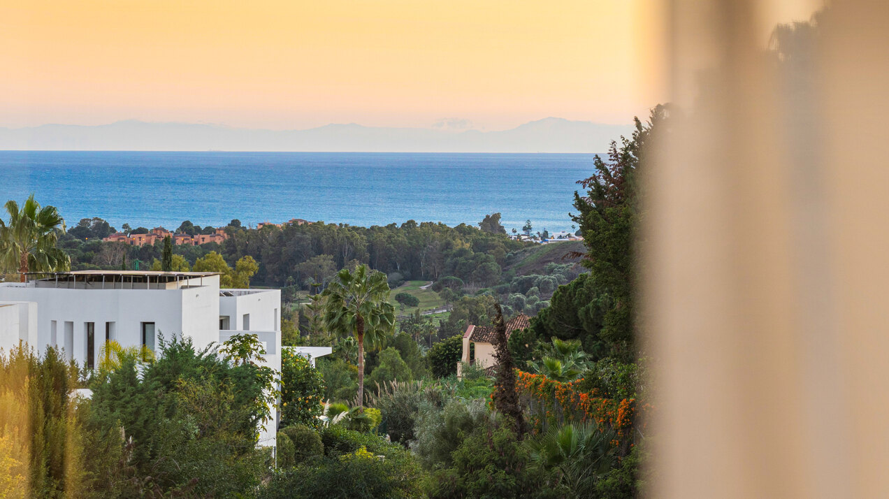 Villa 45, elegant villa in Mirador del Paraiso, Benahavis