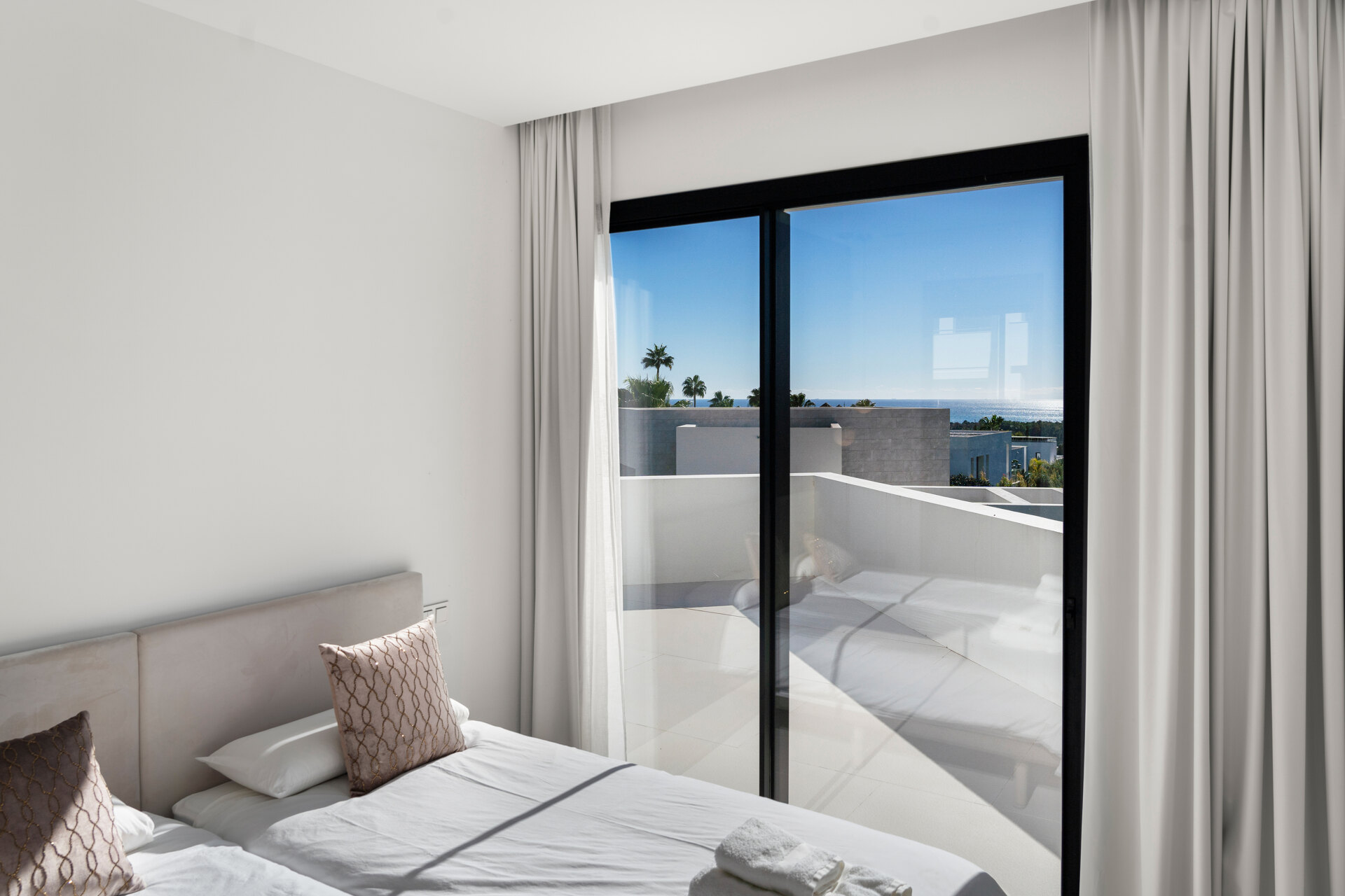 Villa 45, elegant villa in Mirador del Paraiso, Benahavis