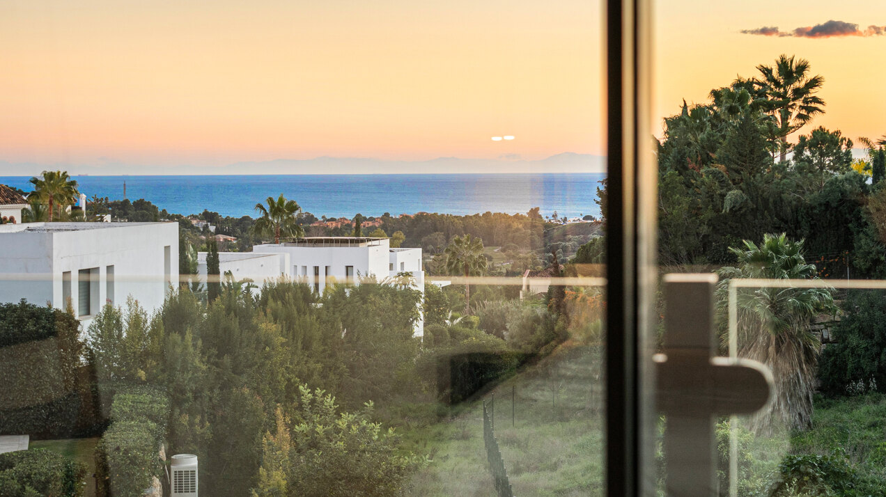 Villa 45, elegant villa in Mirador del Paraiso, Benahavis
