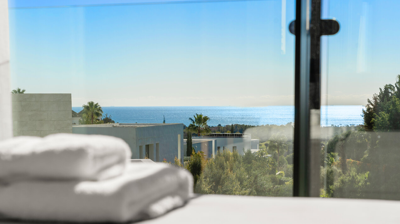 Villa 45, elegant villa in Mirador del Paraiso, Benahavis