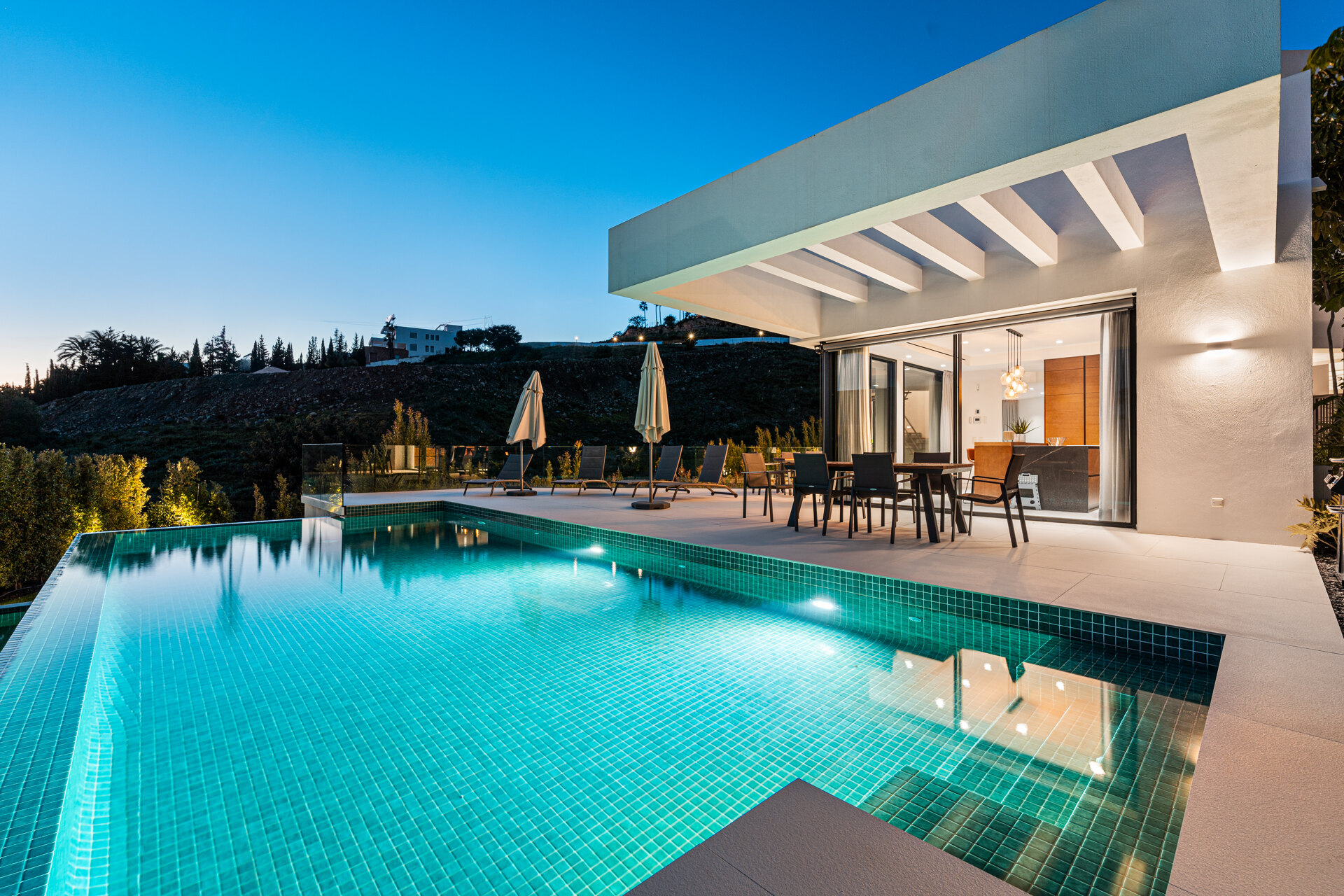 Villa 45, elegant villa in Mirador del Paraiso, Benahavis