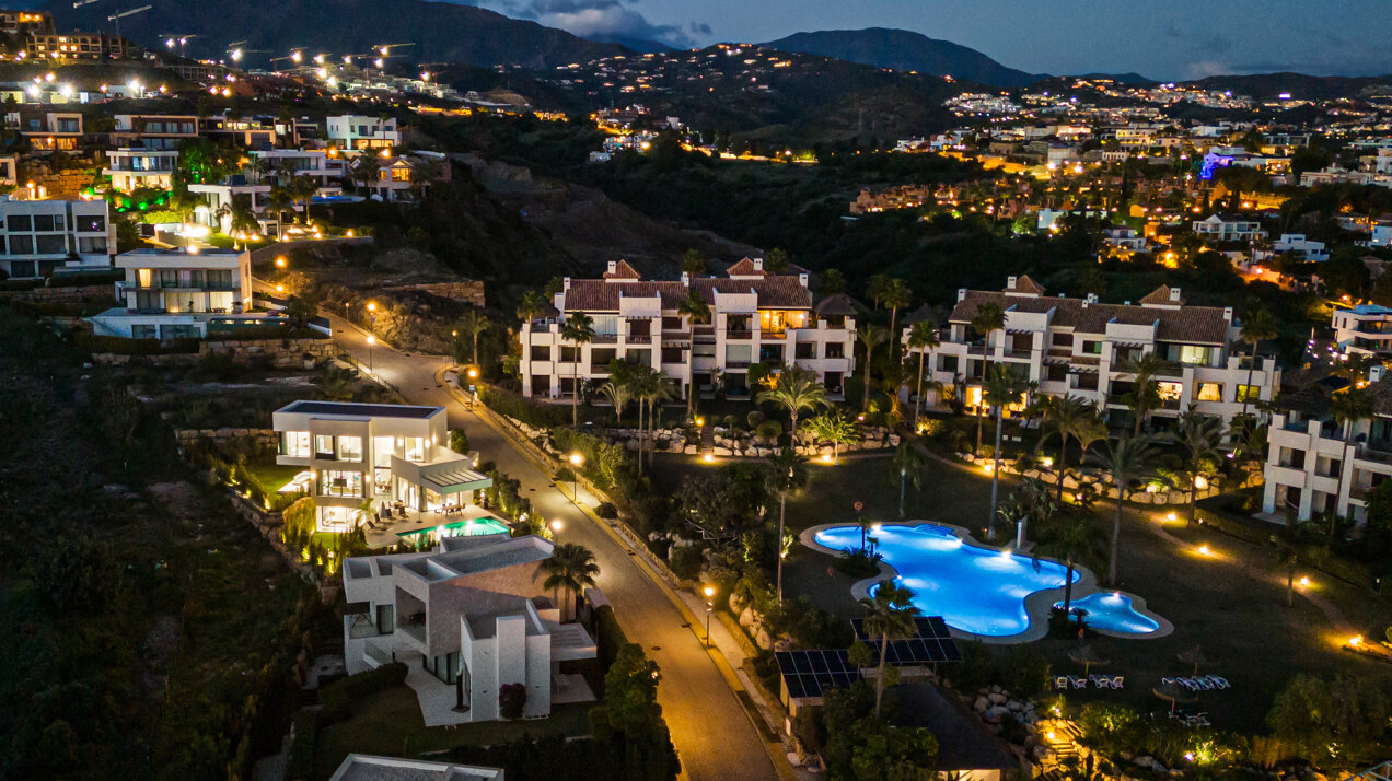 Villa 45, elegant villa in Mirador del Paraiso, Benahavis