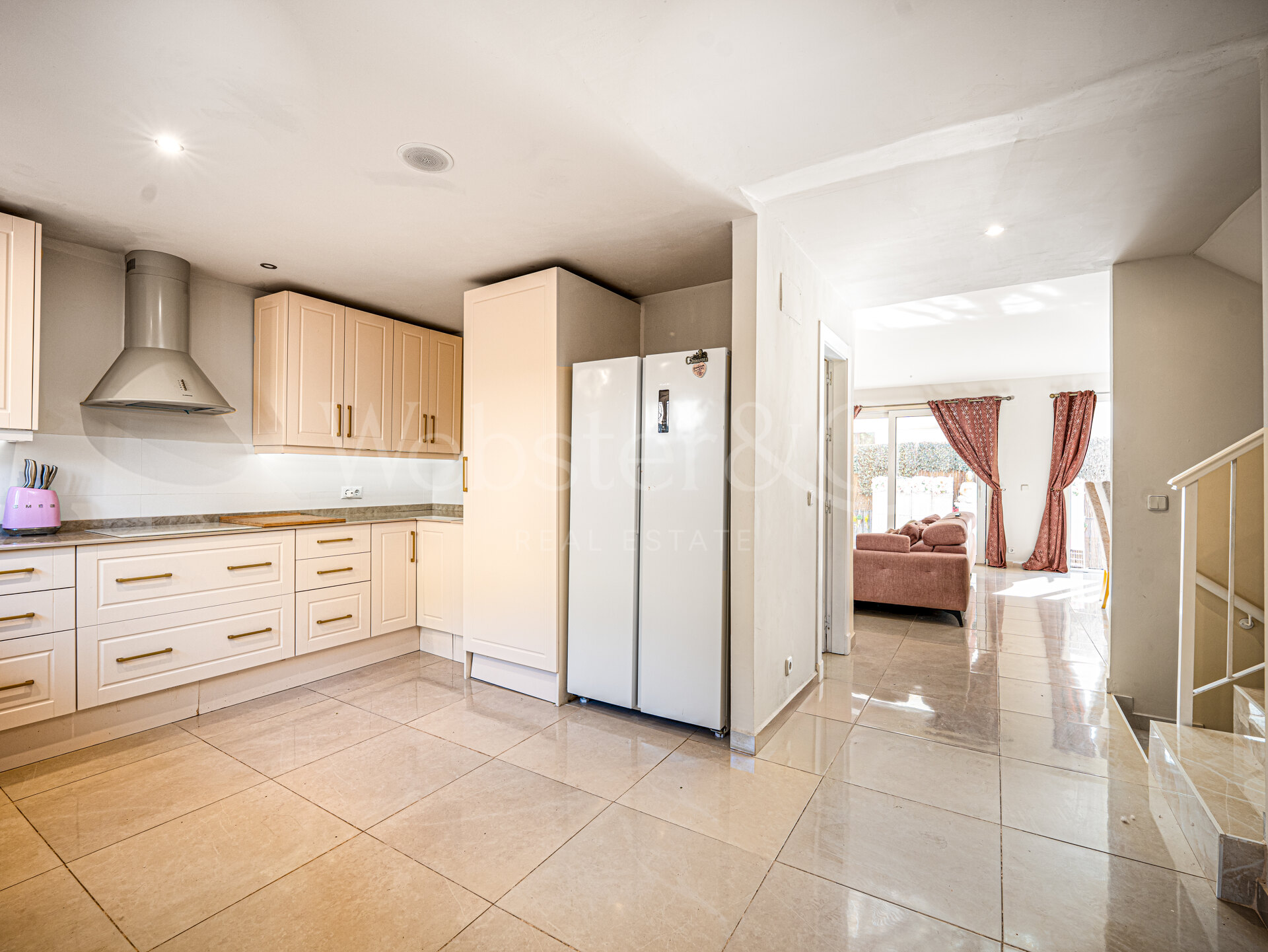 Townhouse Rosa - Andalucian Elegance in Estepona