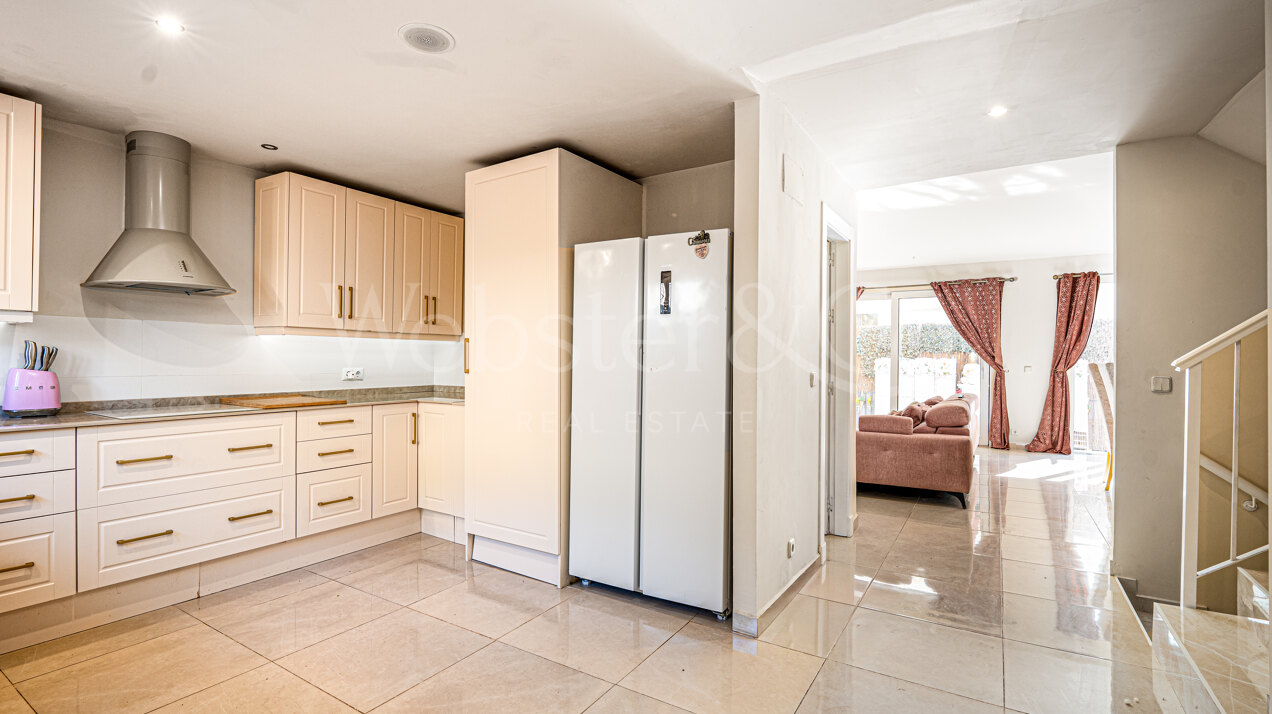 Townhouse Rosa - Andalucian Elegance in Estepona