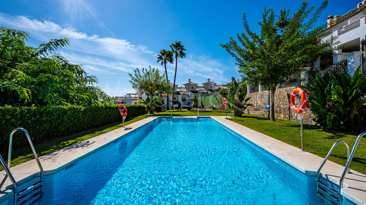 Townhouse Rosa - Andalucian Elegance in Estepona